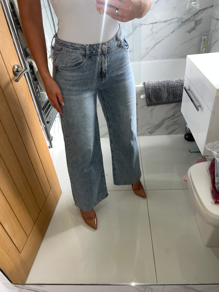 Party In The Back (Mid Blue/Pink)